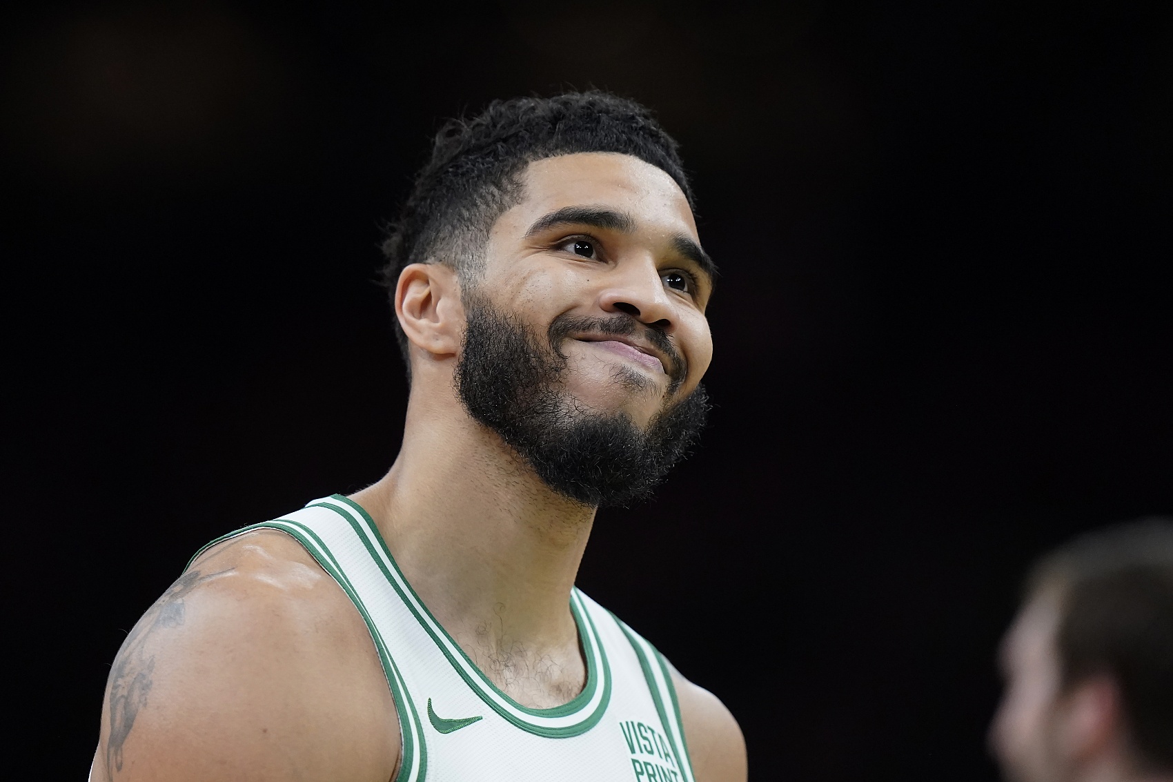 开云体育下载-米勒：凯尔特人从没催过塔图姆 自始至终都是他自己想尽快复出