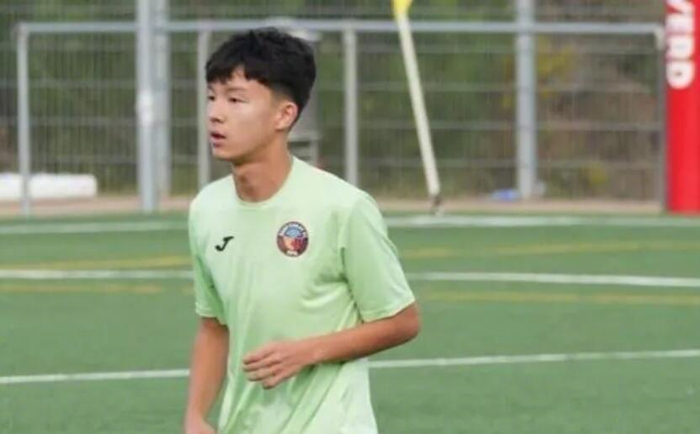 15岁哈萨克斯坦新星门迪卡诺夫签约巴萨，下赛季加盟|巴塞罗那|联赛|俱乐部|球员|加特_新浪体育_新浪新闻